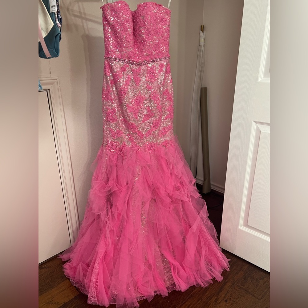 Size 2 Sherri Hill prom dress.